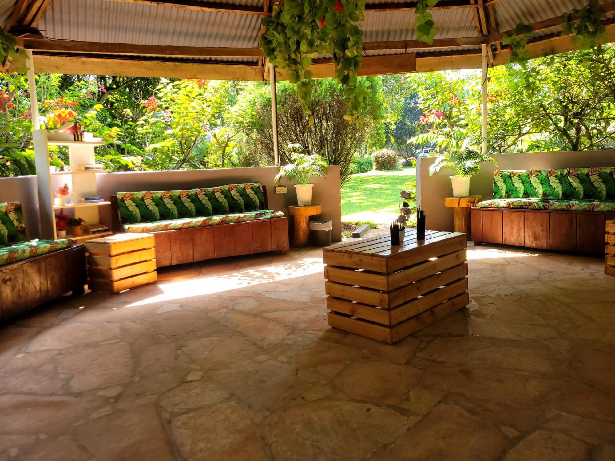 Hotel Philo Leisure Gardens Kalangala Esterno foto