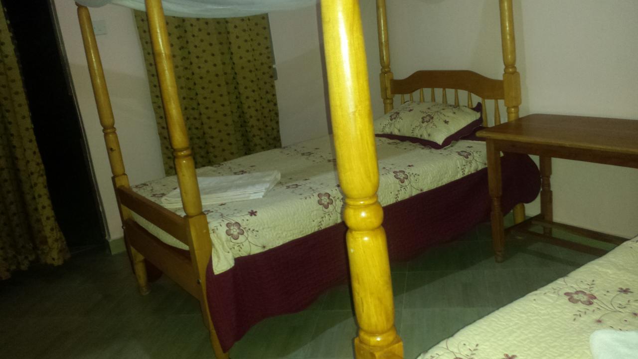 Hotel Philo Leisure Gardens Kalangala Esterno foto